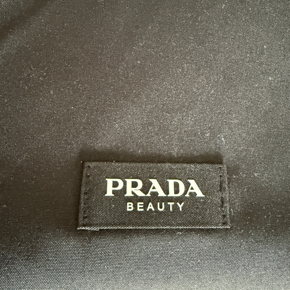 Prada beauty reversible tote bag plus pouch - Picture 2 of 11